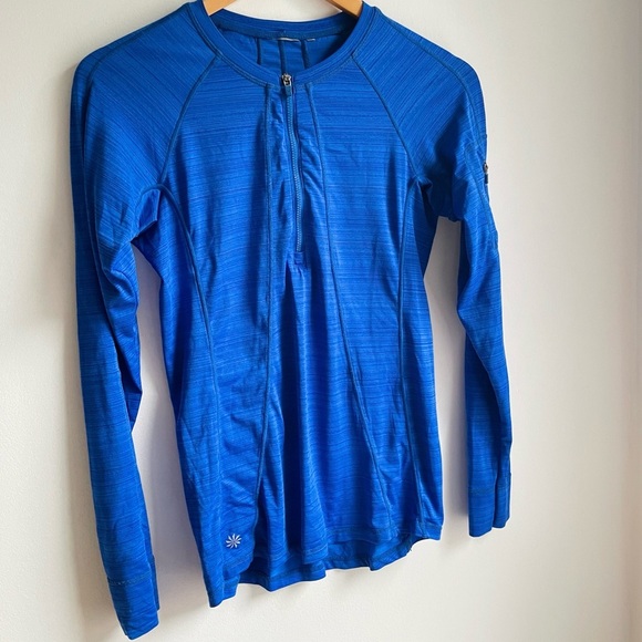 Athleta Longsleeve Workout Top Size Medium - Picture 5 of 8